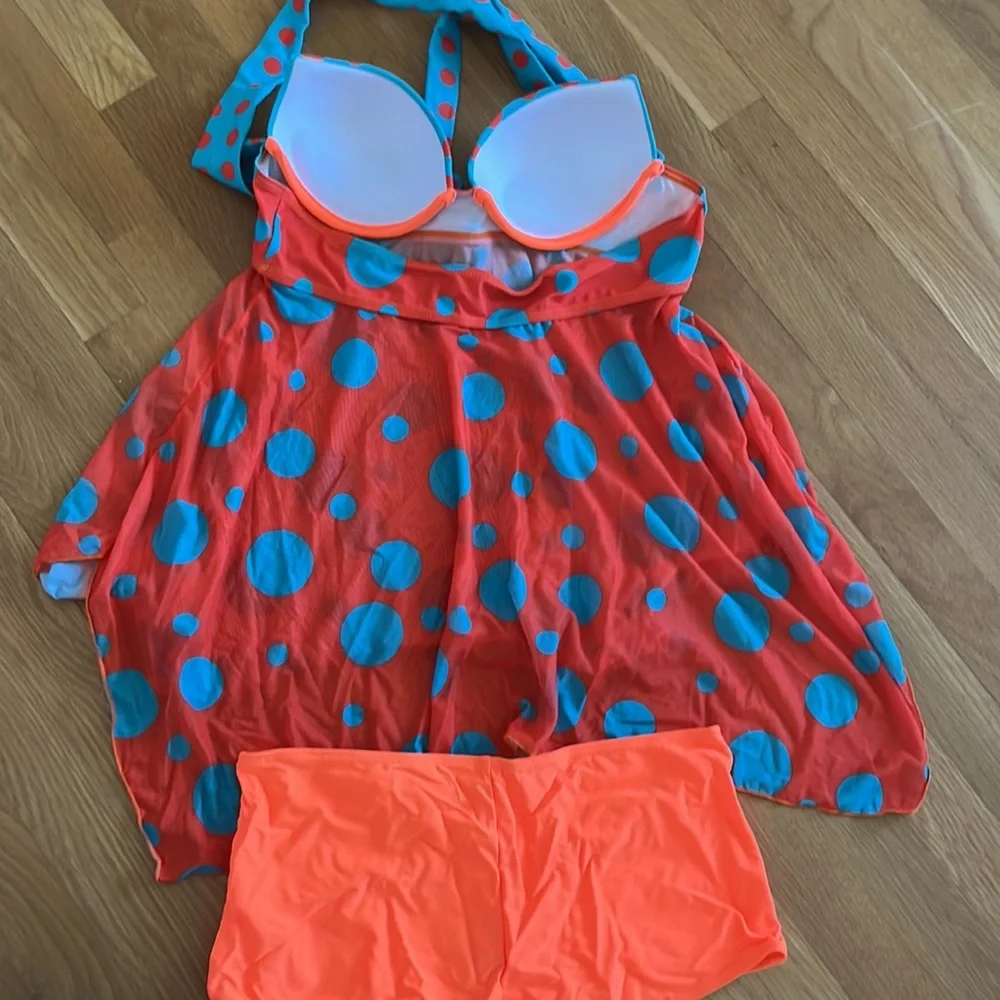 🌴☀️ Summer / Vacation Ready☀️🌴 2pc Polka-Dot Sheer Tankini/ Boy-shorts - Picture 2 of 5